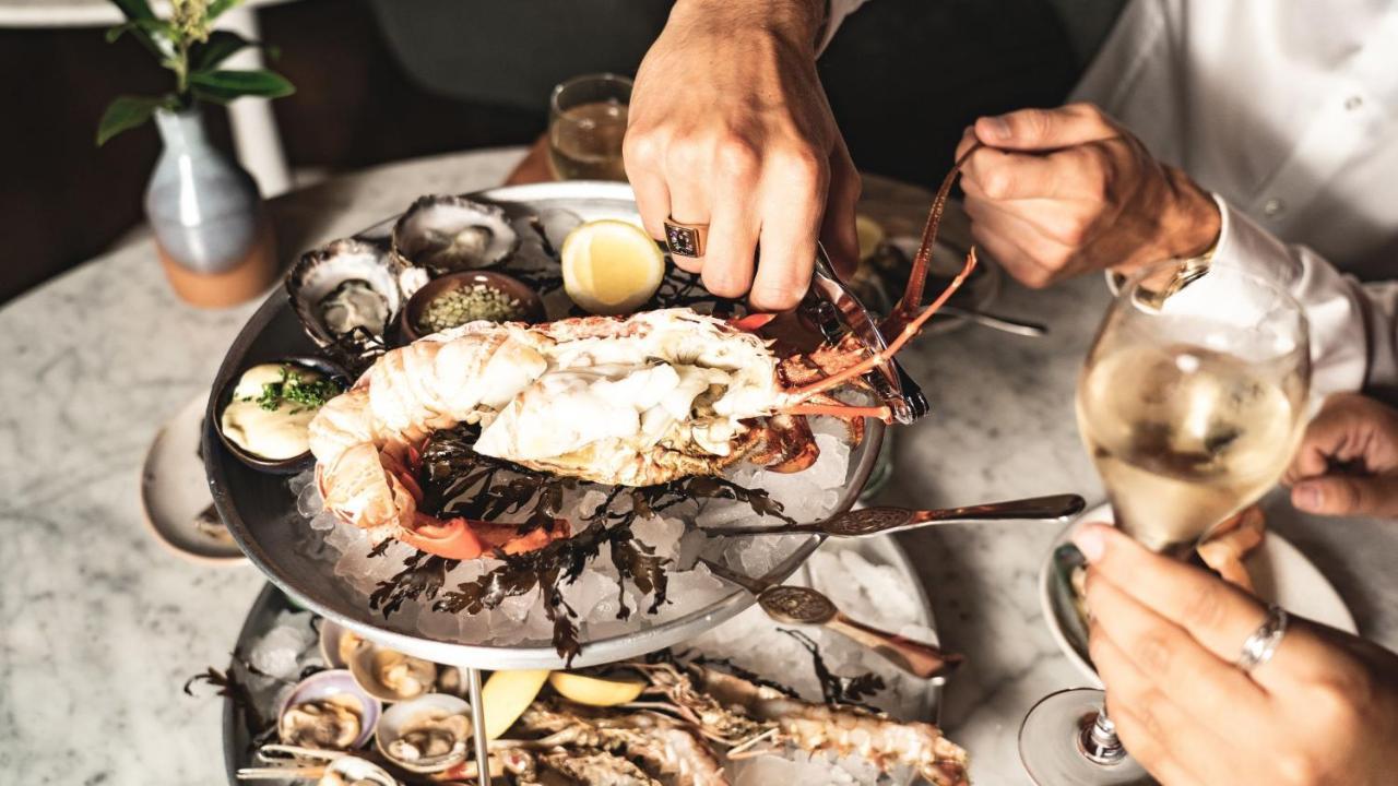Отель Intercontinental Wellington By Ihg Экстерьер фото A seafood platter