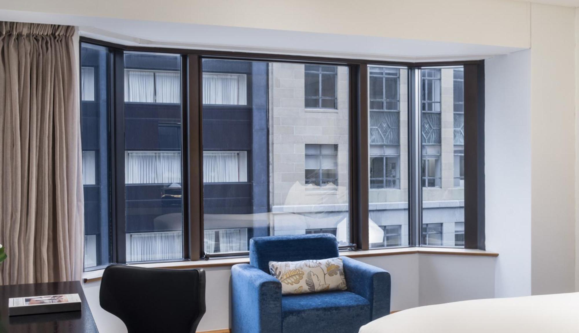 Отель Intercontinental Wellington By Ihg Экстерьер фото A curved window