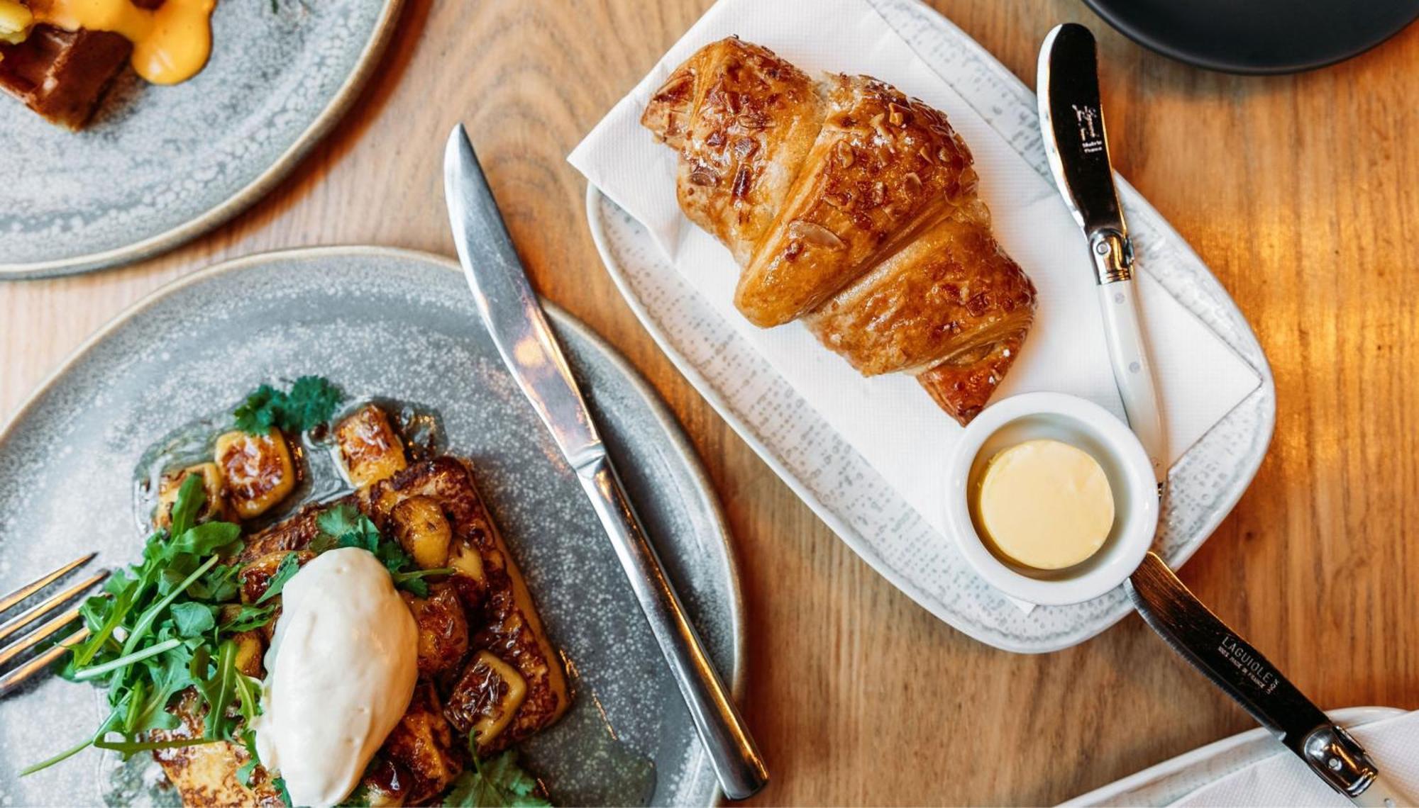 Отель Intercontinental Wellington By Ihg Экстерьер фото A croissant at the restaurant