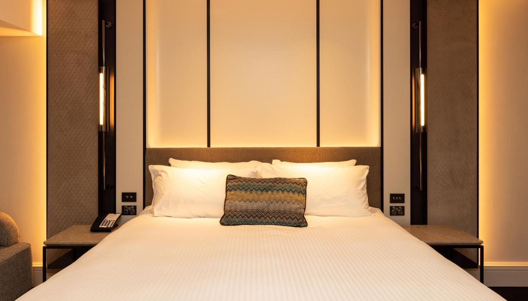 Отель Intercontinental Wellington By Ihg Экстерьер фото A bed